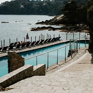https://hotel-provencal-hyeres.fr-provencehotel.com